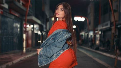 Aline Farias (@alinefariasbandida) • Instagram photos and videos.